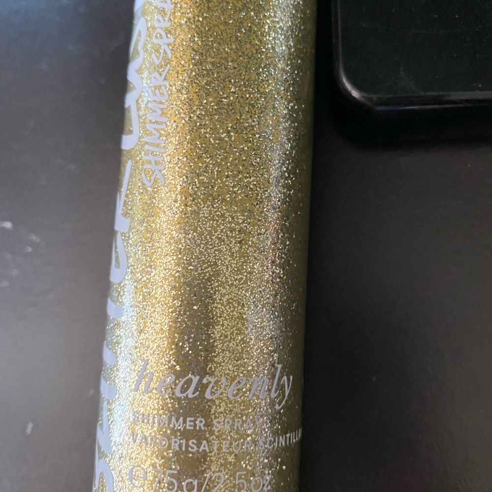 Victoria’s Secret Shimmer Spray in Heavenly